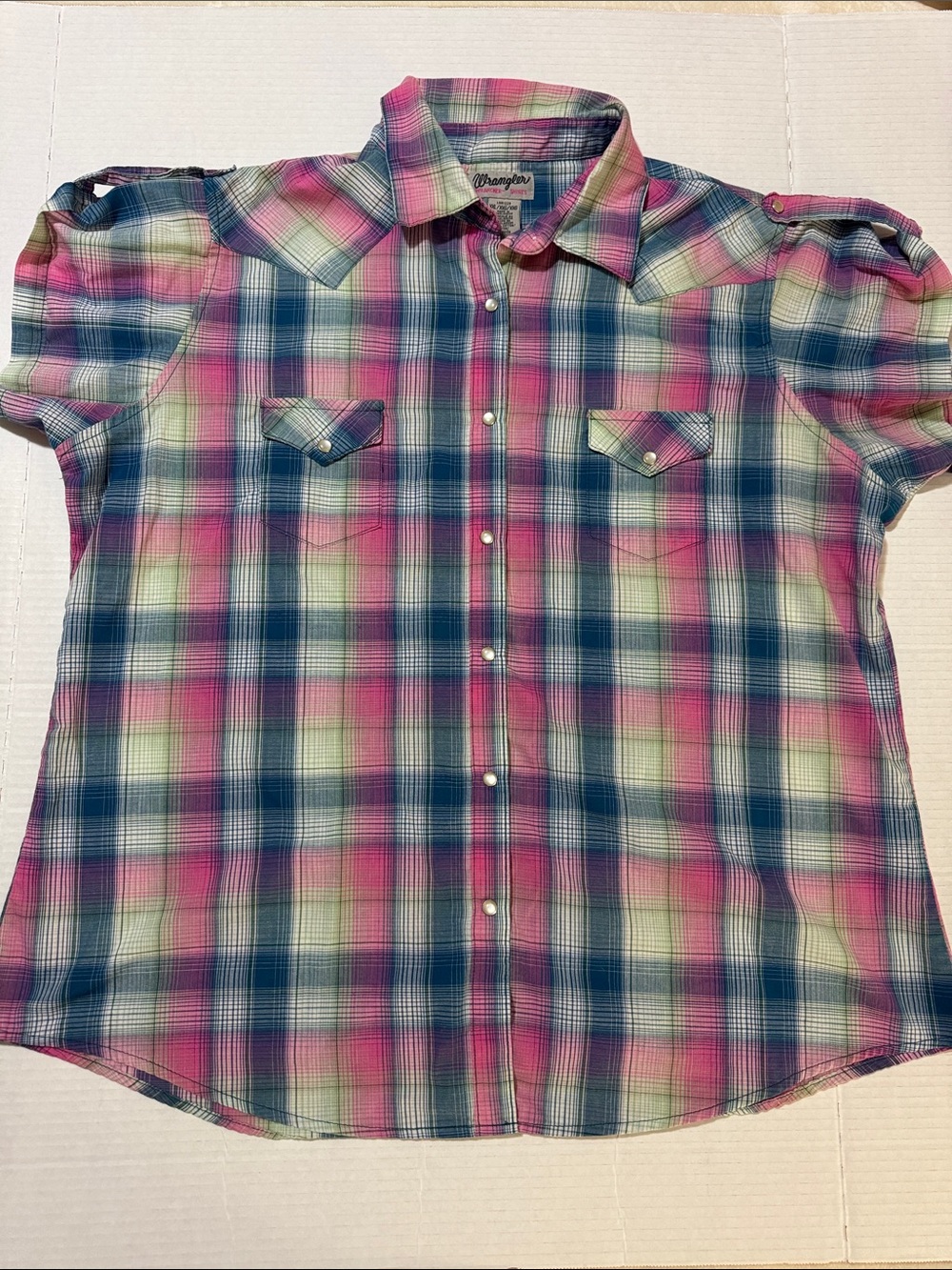 Wrangler Western Plaid Pearl Snap Short-Sleeve Button Down Vintage Inspo 254
